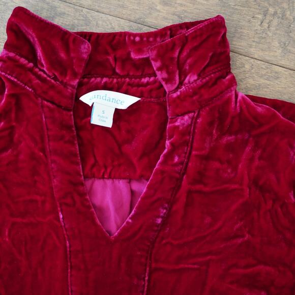 Sundance Shirt Womens S Raspberry Red Silk Blend Velvet Nuance Collared Pullover - Picture 6 of 8
